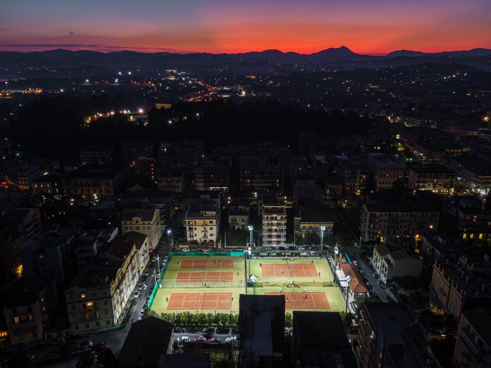 Match Point Apartment, Corfu Town Extérieur photo