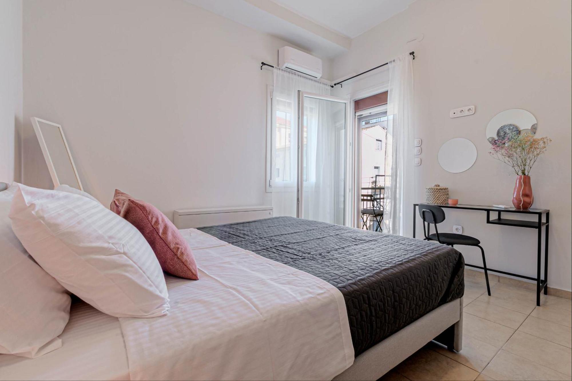 Match Point Apartment, Corfu Town Extérieur photo